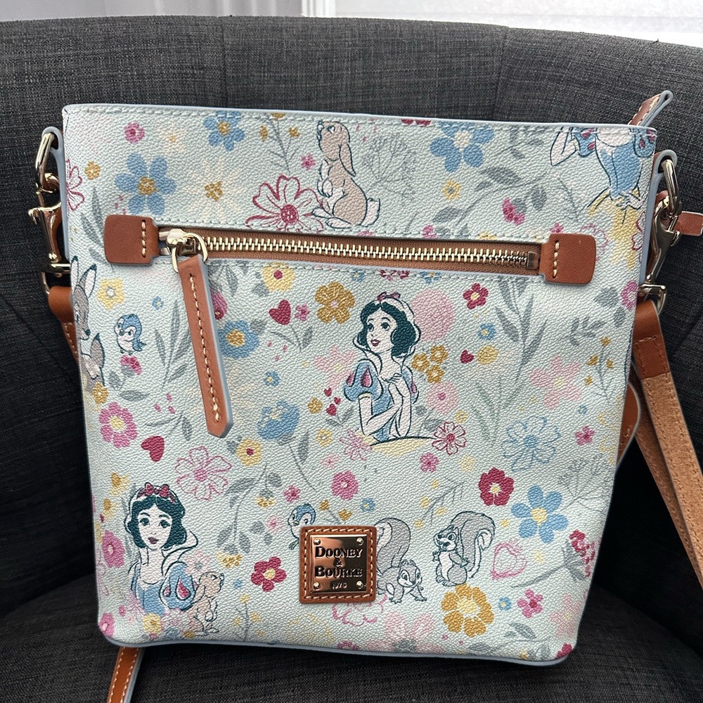 2023 Disney Parks Dooney & Bourke Snow White Flower & Garden Crossbody Purse